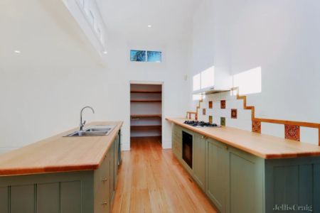 4 Bed, 1 Bath - Photo 2