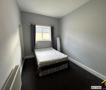 1 bedroom penthouse to rent - Photo 3