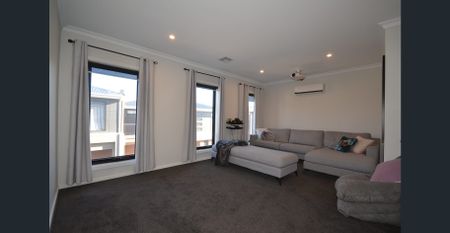 FULLY FURNISHED - SEE AGENT FOR AVAILABILITY - Photo 4