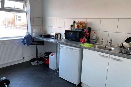 3 bedroom house share to rent - Photo 5