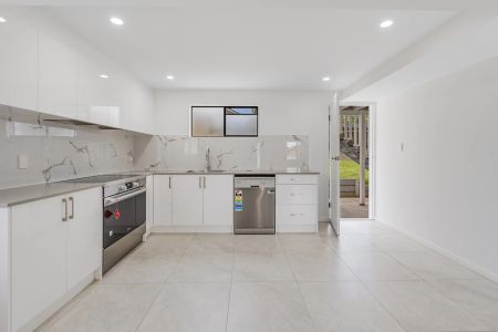 COMPLETE DUAL LIVING HOME - Photo 4