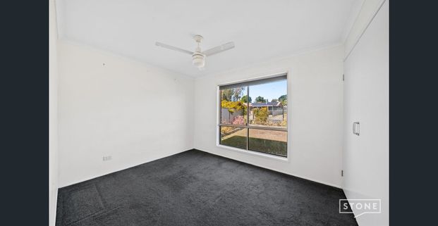 Well-presented home designed for comfort, convenience, and modern living. - Photo 1