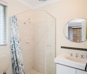 Charming Family Home in Halls Head - Photo 3