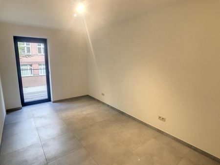 Prachtig nieuwbouw appartement met 2 ondergrondse autostaanplaatsen - Photo 2