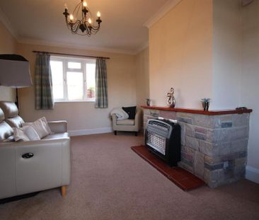 3 bedroom end of terrace house to rent - Photo 2