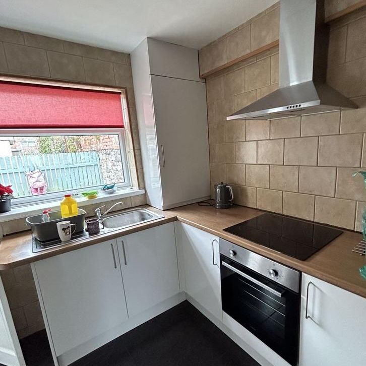 3 bedroom end of terrace house to rent - Photo 1