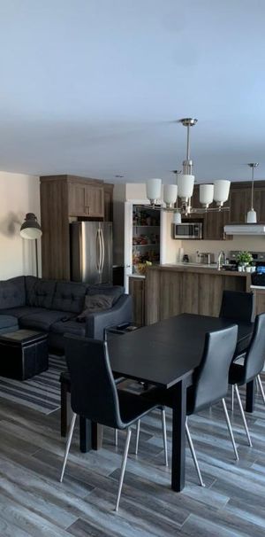 🏡 Superbe 5½ sur deux étages avec vue sur la rivière – Saint-Hyacinthe (secteur Douville) - Photo 1