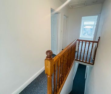 £875 PCM, Spacious Three Bedroom House with Large Enclosed Garden i... - Photo 6