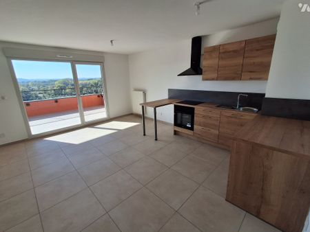 Frontonas - T3 NEUF - Un appartement de 62.56 m² climatisé - Photo 3