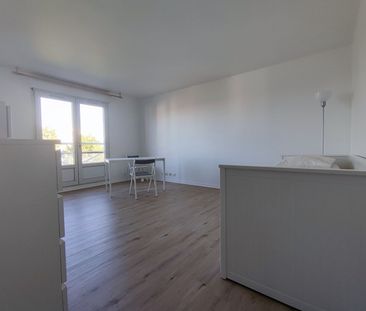 Location Appartement 1 pièce 31m² - Photo 3