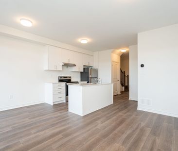 For Lease - 123 Sanderson Drive, Kawartha Lakes, Ontario - Photo 3