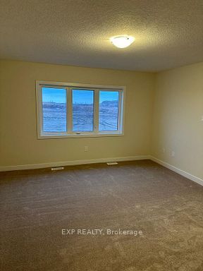 For Lease - 54 ROWLOCK Street, Welland, Ontario - Photo 2