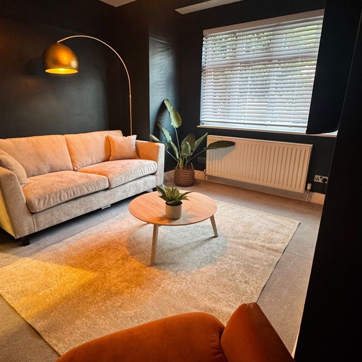 1 Bed Flat, Kimble Road, SW19 - Photo 1