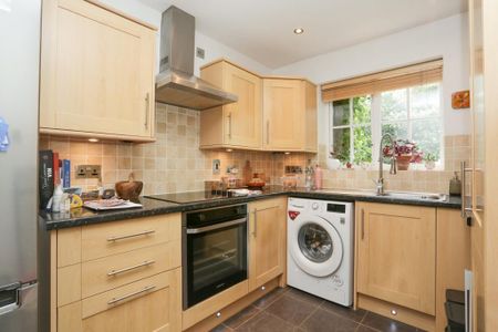 3 bedroom terraced house to rent - Photo 2