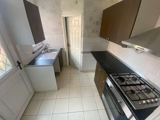 2 bedroom ground floor flat to rent - Photo 1