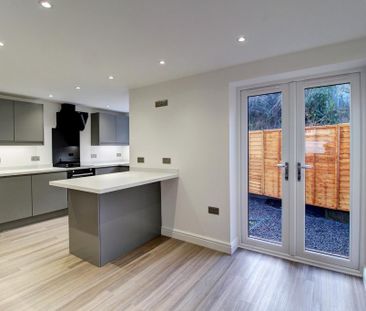 3 bedroom detached house to rent - Photo 3