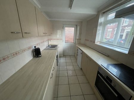 Room 1, 56, Ripon Street, Preston - Photo 5