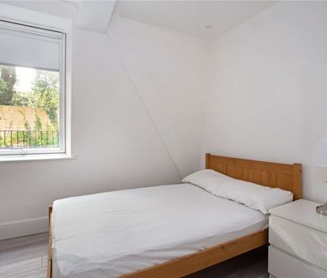 Striking new build apartment in the City Centre. - Photo 5