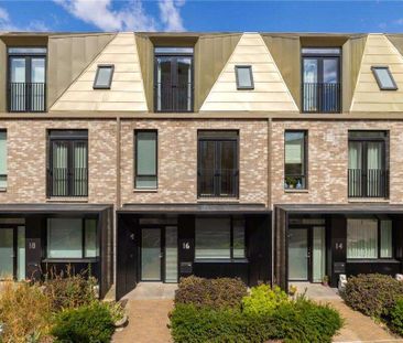 Modern townhouse with underground parking - Photo 2