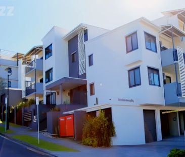 5 Bedroom 2 Bathroom(Rent a Room) - Photo 1