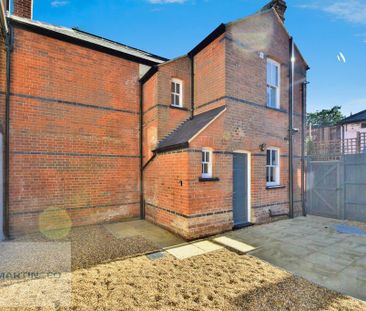 2 bedroom semi-detached house to rent - Photo 4