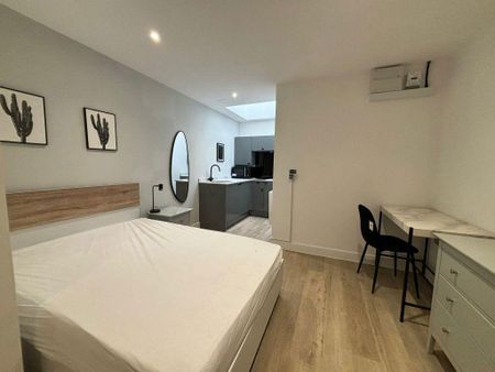 Studio to rent - Photo 2