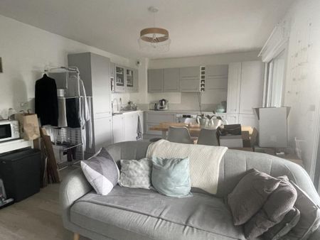 Location Appartement 2 pièces Meublé 48m² BEGLES 33130 - Photo 2