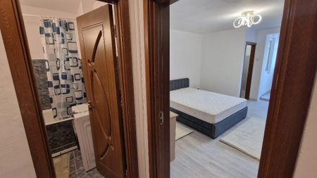 Inchiriere Garsoniera renovată și mobilată modern în Craiova, Brazda - Photo 2