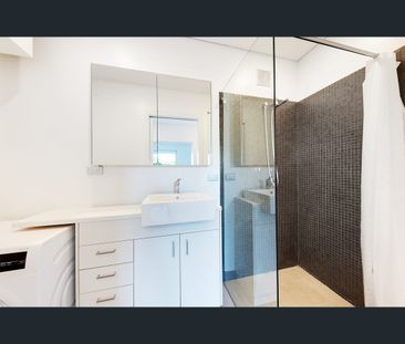 Flat 11 The Barricade, Castlecrag, NSW 2068 - Photo 4