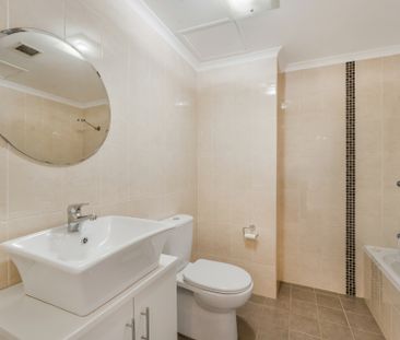 Modern Two-Bedroom Apartment in the Heart of Fairfield - Photo 2