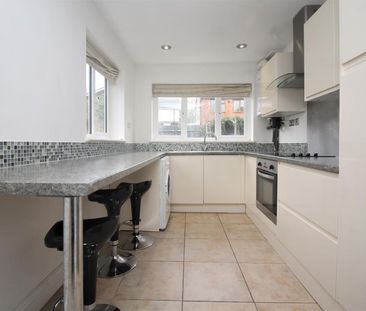 3 bedroom terraced house to rent - Photo 4