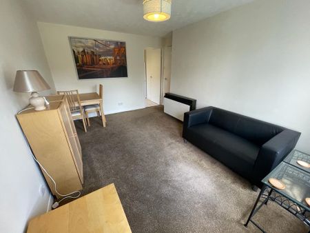 1 bedroom flat to rent - Photo 2