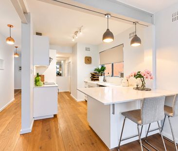 Boutique Coastal Retreat with Designer Interiors & Parking - Photo 3