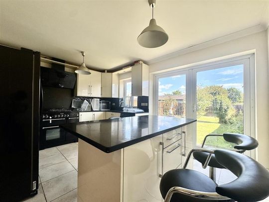3 bedroom semi-detached house to rent - Photo 1
