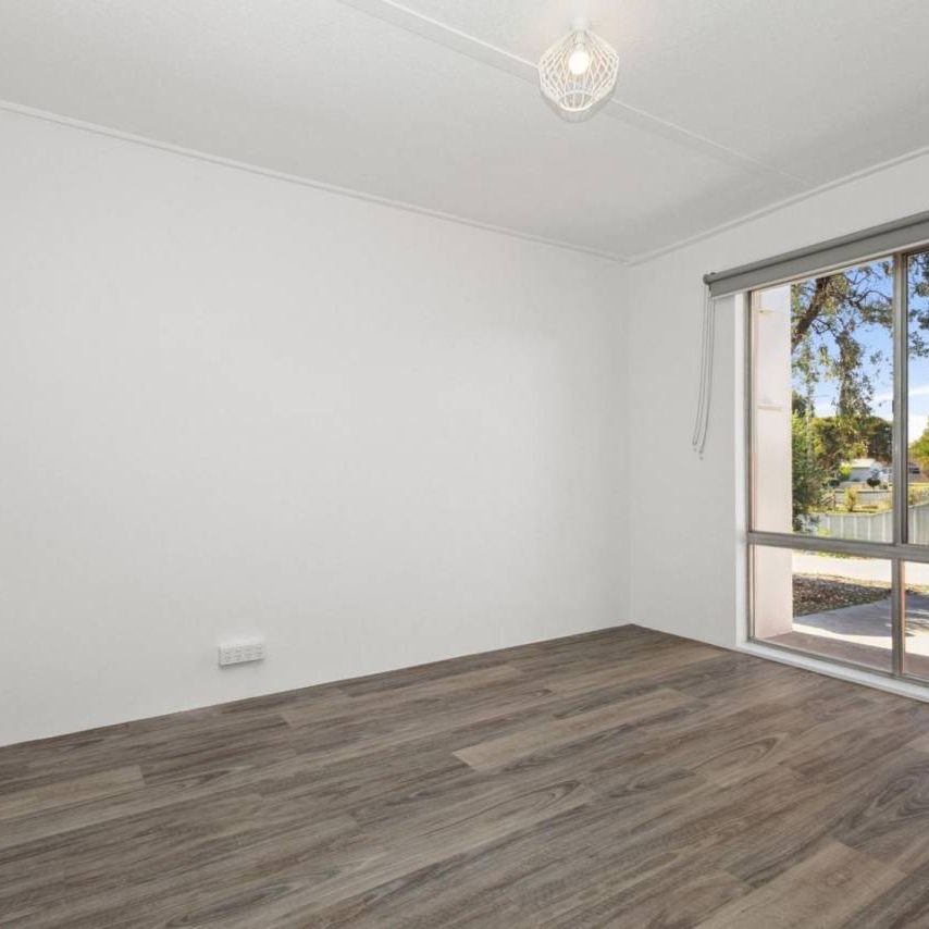 RENOVATED ONE BEDROOM UNIT - Photo 1
