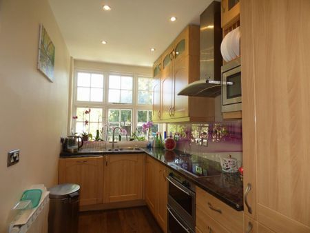 3 bedroom terraced house to rent - Photo 3
