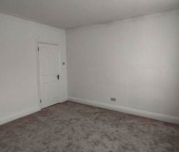 2 bed flat to rent - Photo 3