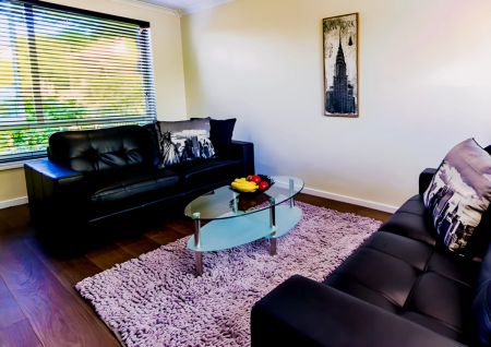 4 Bed 2 Bath - Photo 3