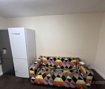 4 bedroom terraced house to rent - Photo 5