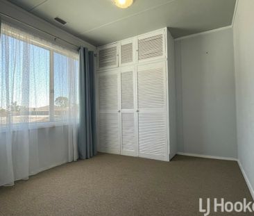 Great Location � Spacious Family Home Close to Everything! - Photo 6