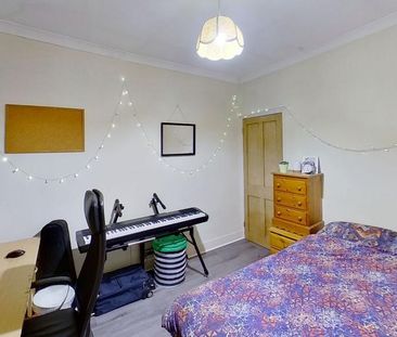 4 bedroom semi-detached house to rent - Photo 1