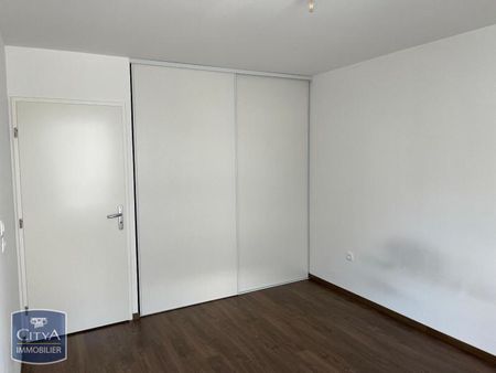 Location Appartement 3 pièces 61m² LILLE 59000 - Photo 2