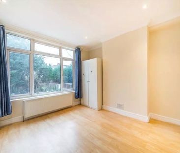 2 Bed Flat, Hurstwood Road, NW11 - Photo 5