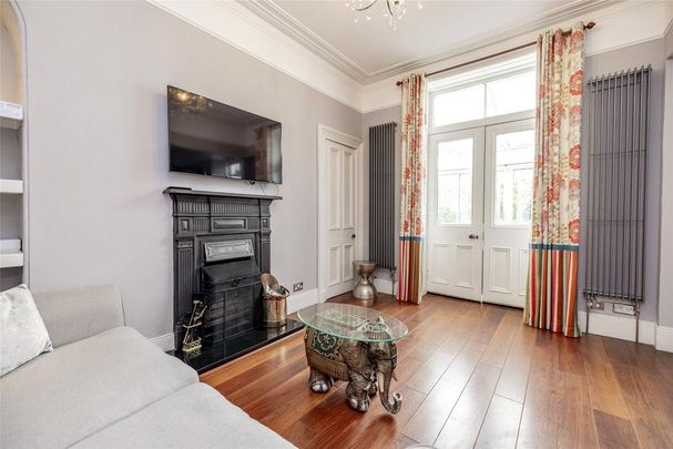 4 bedroom end of terrace house to rent - Photo 1