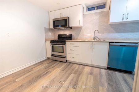 For Lease - 4484 Jenkin Circle, Mississauga, Ontario - Photo 4