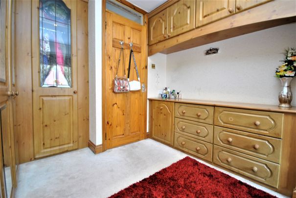 Terraced House to rent - Duddington Close, London, SE9 - Photo 1