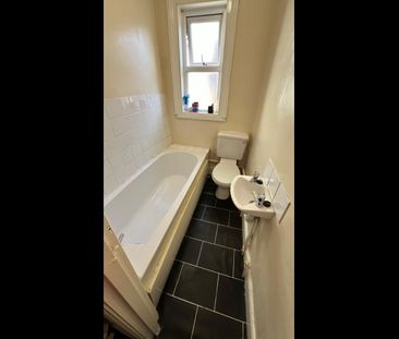 Room in a Shared House, Bellamy Road, L4 - Photo 4