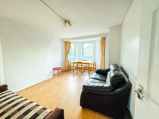3 bedroom flat to rent - Photo 1
