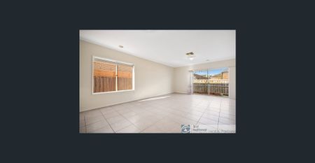 Well maintained modern three-bedroom home located in the highly sought-after Arena Estate. - Photo 2