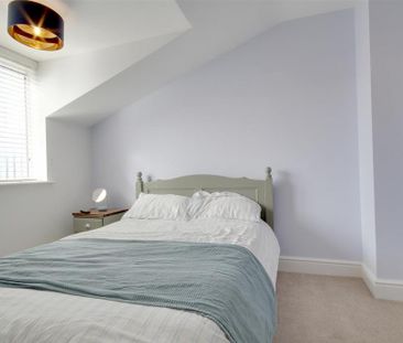 2 bedroom semi-detached house to rent - Photo 2